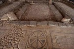 Piso-ornamentado-no-sítio-arqueológico-de-Migdal-Israel-onde-porto-e-sinagoga-foram-encontrados